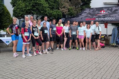 Ohlédnutí za oslavou 10. výročí Nadace JUST CS: den plný radosti, solidarity a pohybu 